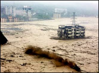 Horrifying flooding in China causing danger!