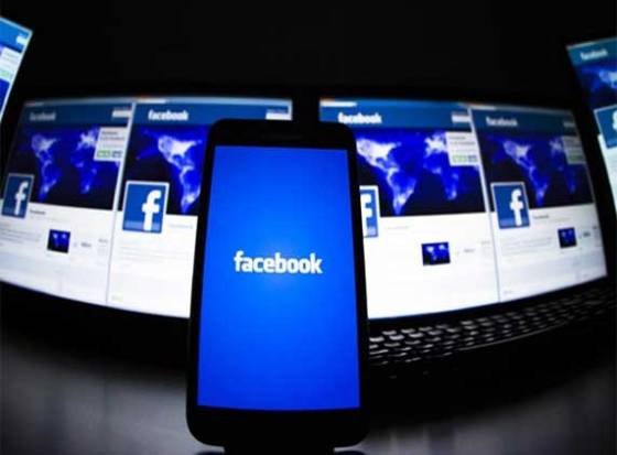 Facebook allows 'real' gambling