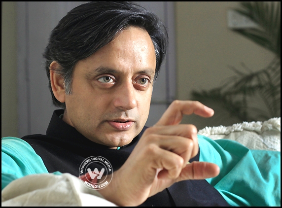 Congress slaps Shashi Tharoor