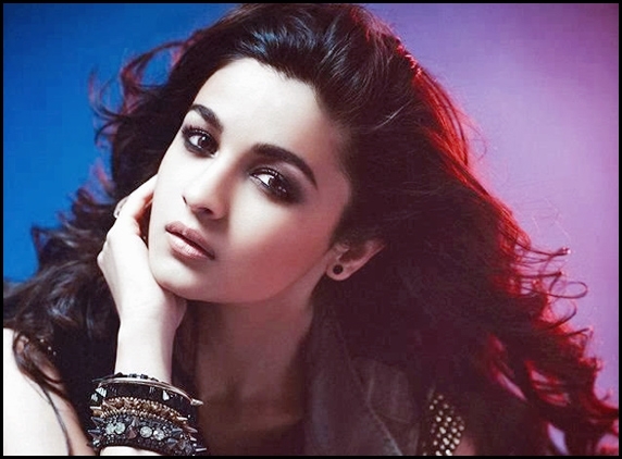 Alia wishes to work with Khans