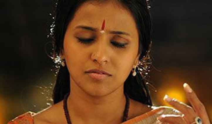 Pop Diva Smitha turns devotional, ISHANA