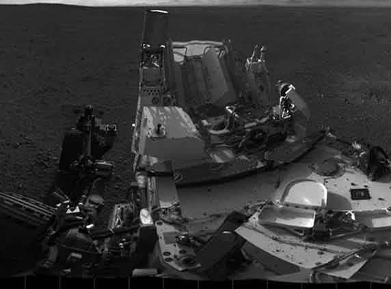 Curiosity makes its first drive on Mars