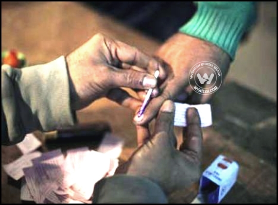 45 pc polling at Varanasi
