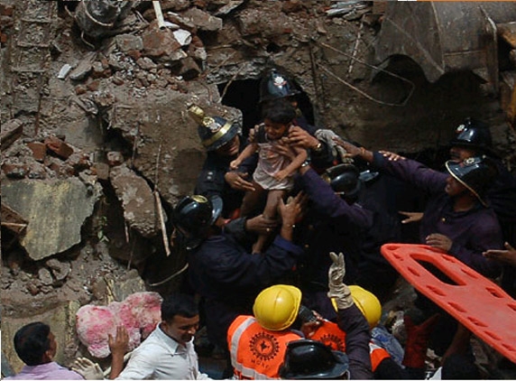 Death toll in Mumbai Building Collapse-25