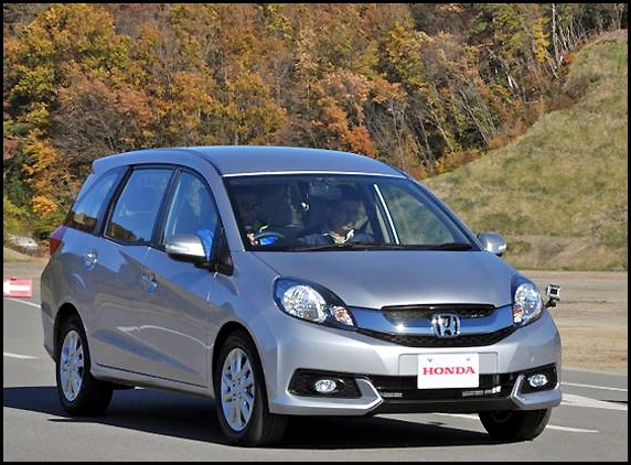 Honda launches Mobilio