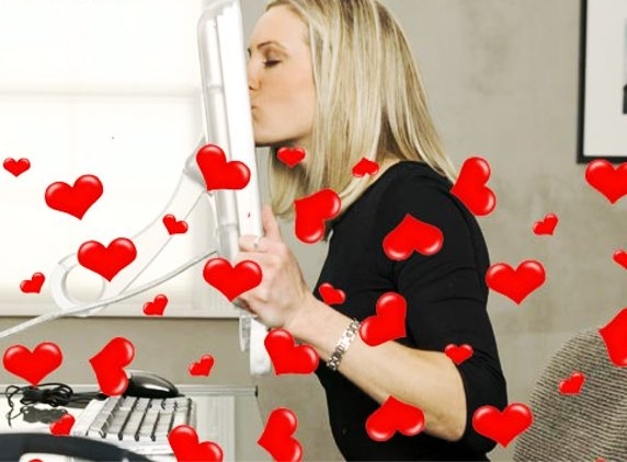 Romance online by clicking with lonely-hearts