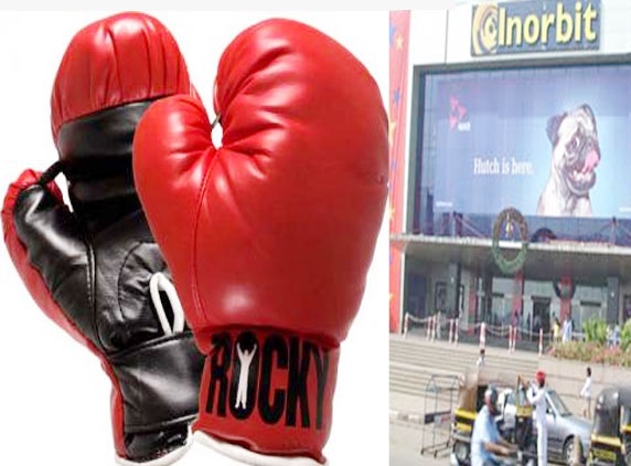 International Boxing Match today at Mumbai Mall