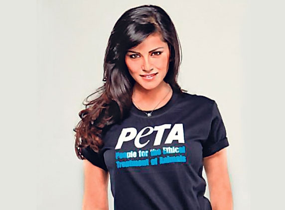 People take on PETA for signing Sunny Leone