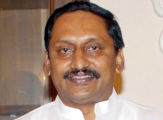 Kiran under fire from T cong leaders 