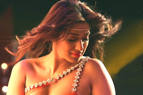 mala seenha video song julie 2