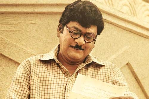 rajendra prasad as kv chowdary mahanati