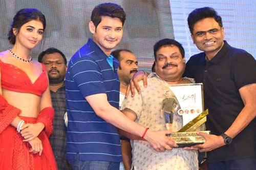 maharshi movie grand success meet event