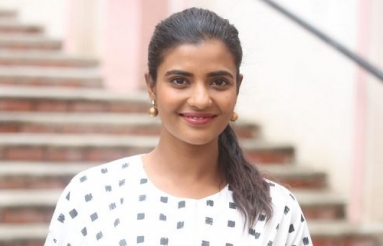 Aishwarya-Rajesh-New-Photos-02