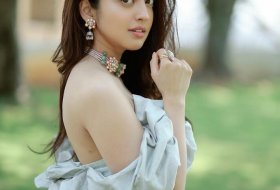 Pranitha-Subhash-Stills-02