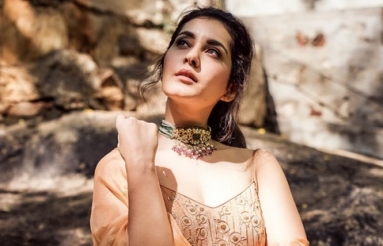 Raashi-Khanna-Latest-Stills-03