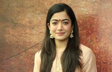 Rashmika-Latest-Photos-08