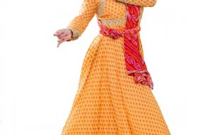 Shriya-Saran-Dance-Pics-11