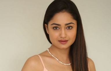 Tridha-Choudhury-New-Pics-04
