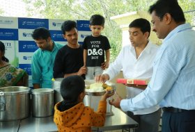 Dil-Raju-Celebrates-His-Birthday-With-Kids-At-Ashray-Akruti-03