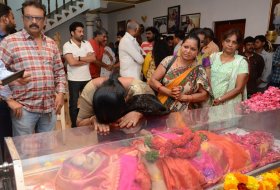 Celebs-Condolences-to-Vijaya-Nirmala-05
