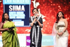 Celebs-at-SIIMA-Awards-2019-02