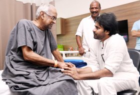 Pawan-Kalyan-Met-Sri-HariRama-Jogaiah-07