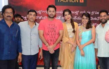 Srinivasa-Kalyanam-Team-at-KLM-Fashion-Mall-10