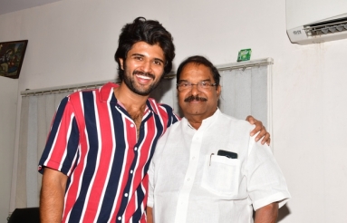 Vijay-Deverakonda-Birthday-Celebrations-06