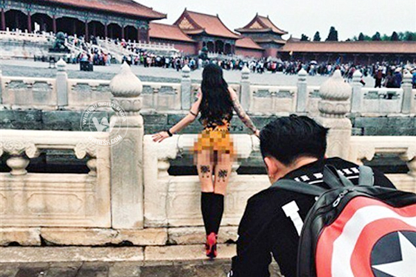 Naked photo shoot at China
