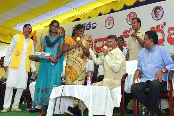 Chandrababu Naidu at JNNURM housing colony Pics