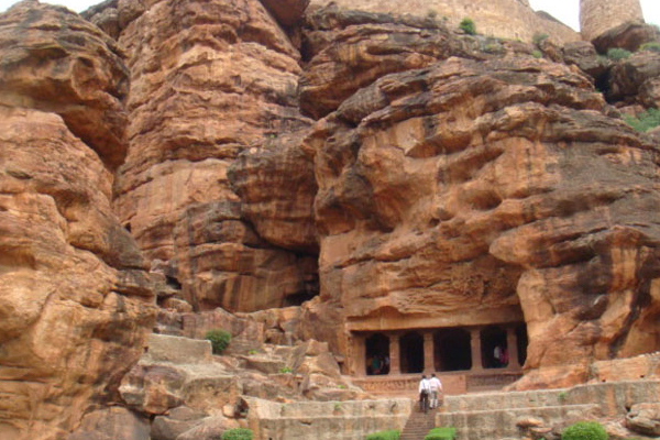 Mogalarajapuram-Caves