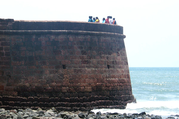 Sinquerim Beach