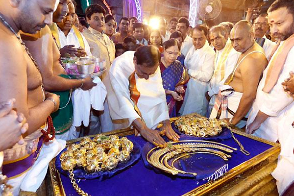 KCR Tirumala Photos