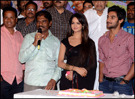 Hero-Aadi-Birthday-Celebrations-04