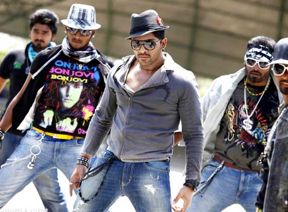 Julayi-movie-stills