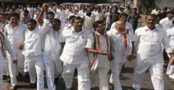 T congress MPs, dharna, Dharna at Mahatma Gandhi statue, Parliament campus 