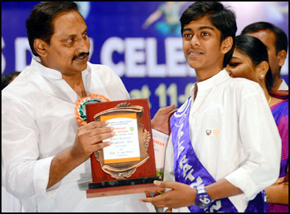 Awards to Children By CM Kiran Kumar 06