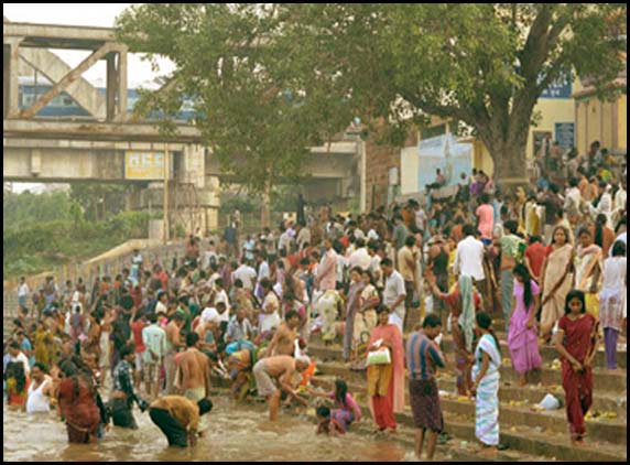 devotees-in-Karthika-masam