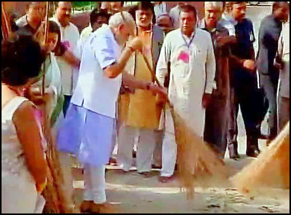 Narendra-Modi-Swachh-Bharat-Mission