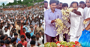 Rich tributes paid to the departed leader  YSR