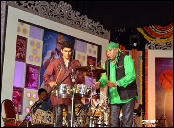 Shiva-Mani-at PBS Purskar 2013 Awards