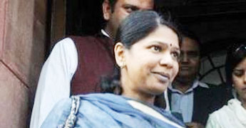 Kanimozhi blames Raja for scam