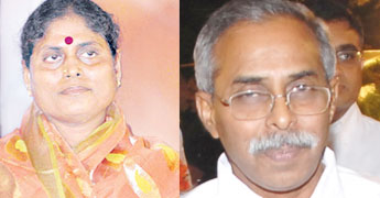 Vijayamma, Viveka avoid even eye contact Vijayamma, Viveka avoid even eye contact