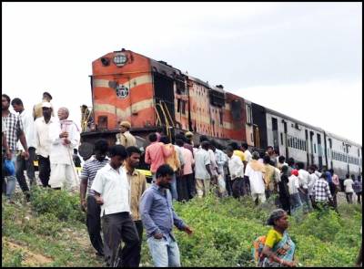 Railway minister announces exgratia