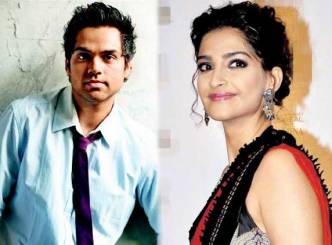 Sonam-Abhay share screen space