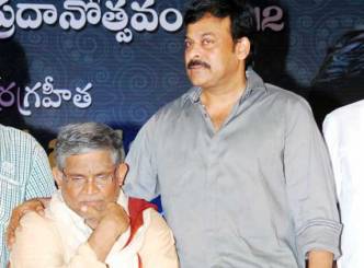 Chiru hands over Allu Ramalingaiah Award to Bharani