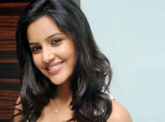 Priya Anand... Siddarth&#039;s new girl friend???