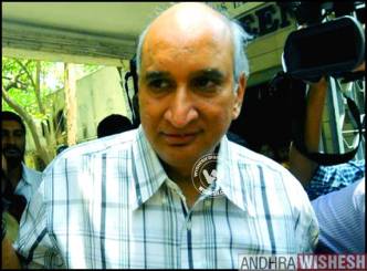 Nimmagadda Prasad out on bail, but restricted