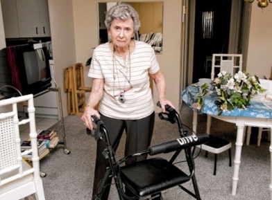 Bloody-strip search of 84-yr old granny at New York airport