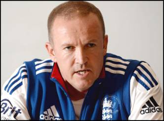 Andy Flower steps down as England coach